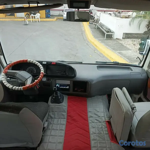 otros vehiculos - Vendo Autobus Toyota Coaster 2011.  2