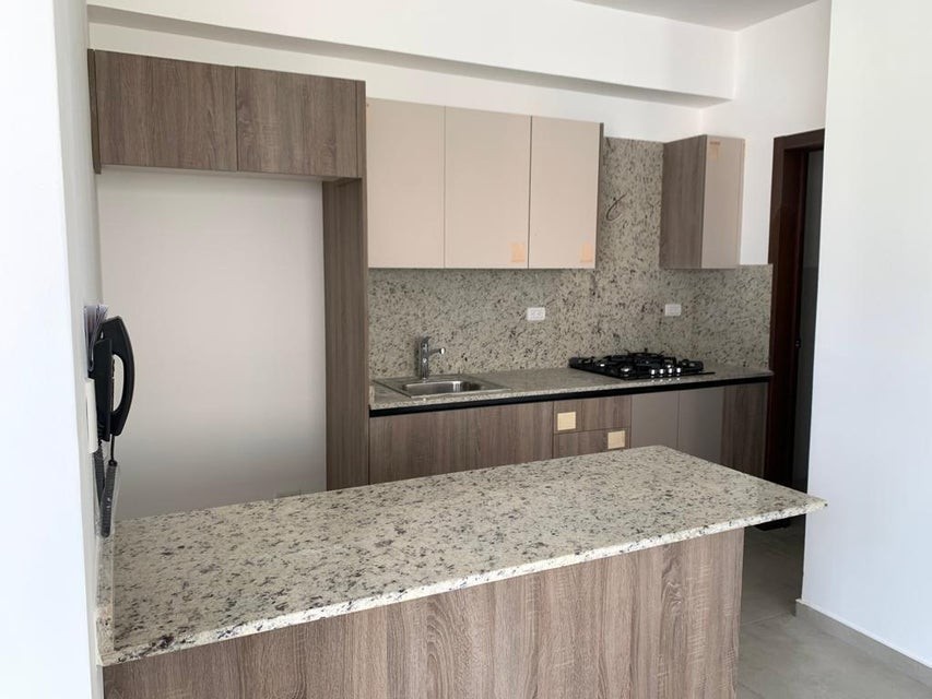 apartamentos - Apartamento en alquiler #24-598 de 1 habitación, con areas sociales. 0