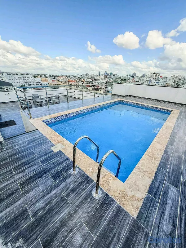 apartamentos - Apartamento en Venta con Terraza En El Millon 12