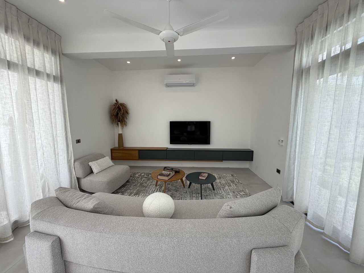 casas vacacionales y villas - Lujosa Villa a Estrenar de 3 Habitaciones en Alqui