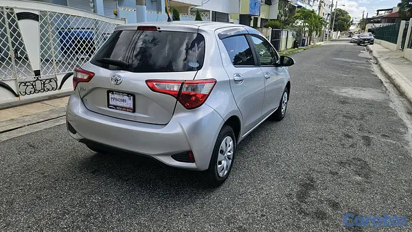 carros - Toyota vitz 2020 10