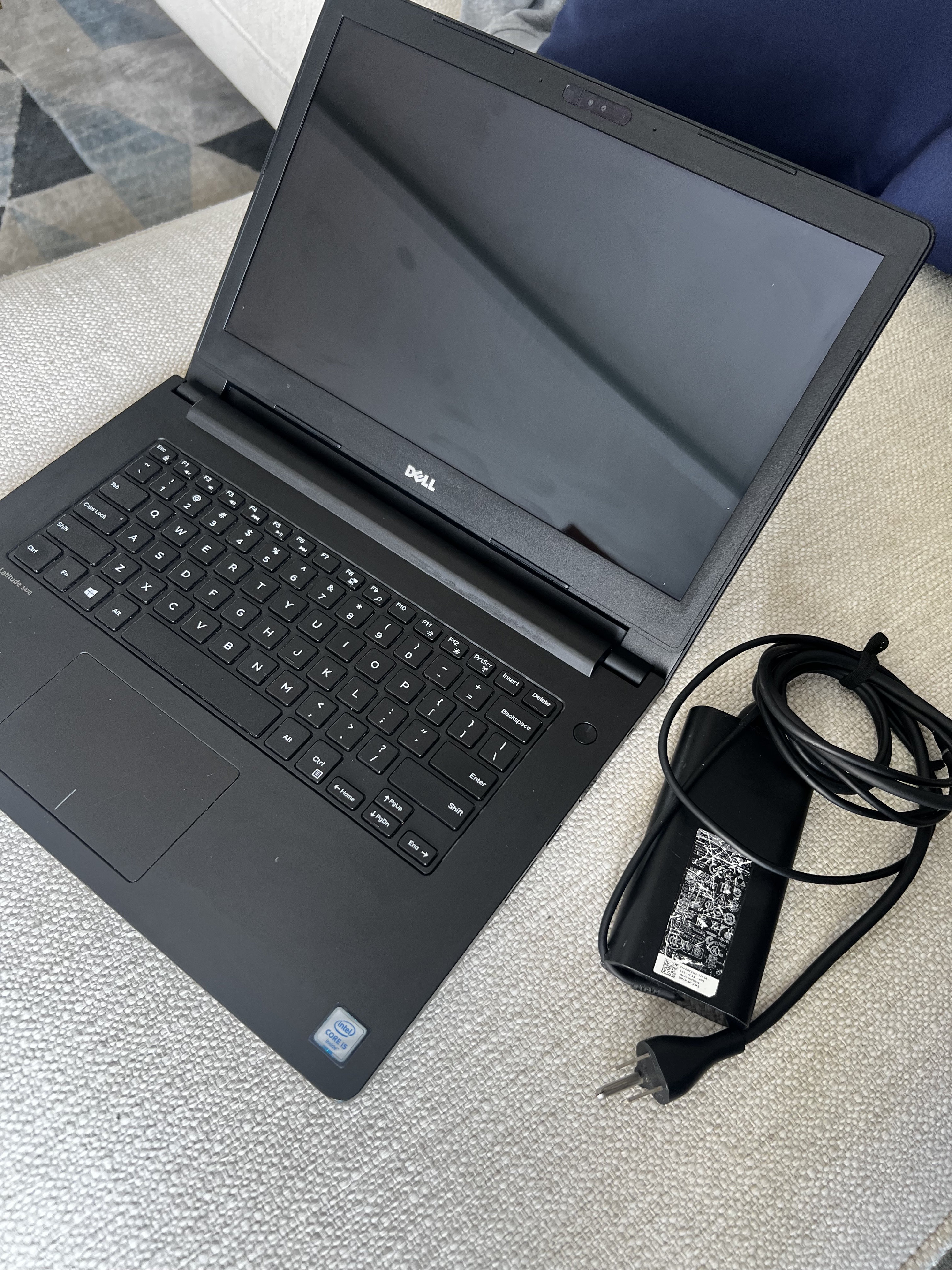 computadoras y laptops - Laptop DELL Latitude 3470 Pantalla Touch
 0