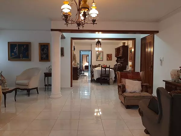 apartamentos - ¡Vendo apartamento súper amplio cerca del Mirador Sur!
Precio US$ 200,000 usd 8