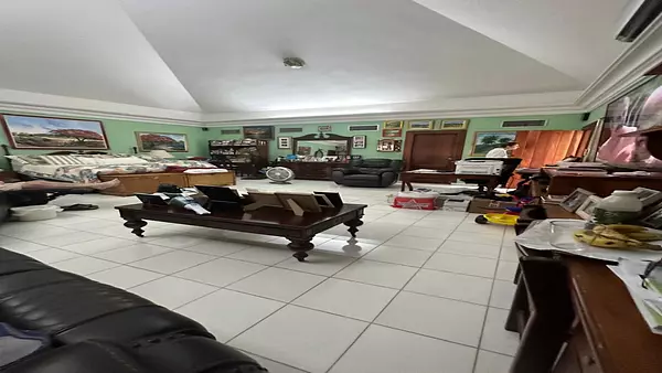 casas - Venta amplia casa con terreno de 2,100m2 3