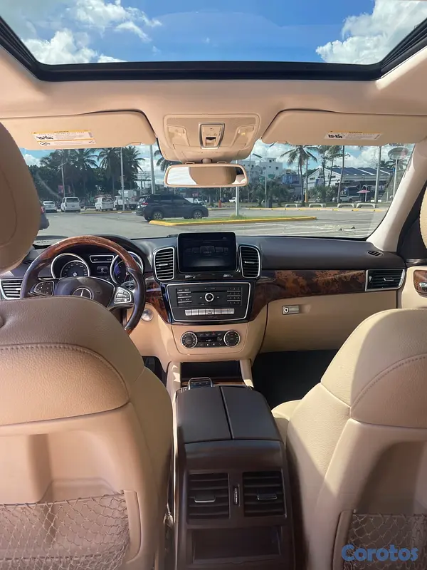 jeepetas y camionetas - Mercedes Benz GLE 2016 3
