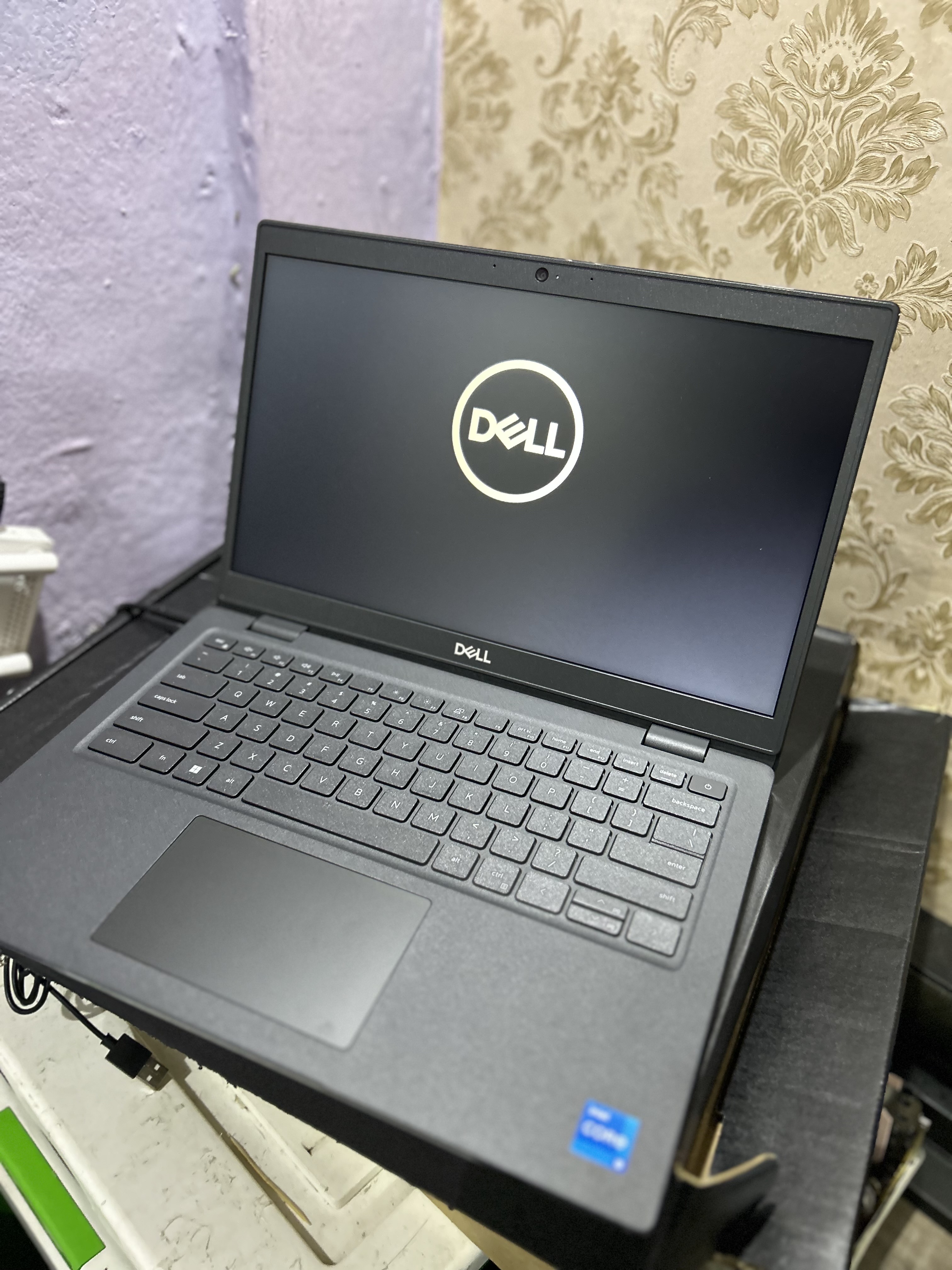 computadoras y laptops - Laptop Dell Latide 3420
Core i5 11th Generación 
8gb de ram Ddr5
256gb Ssd  6