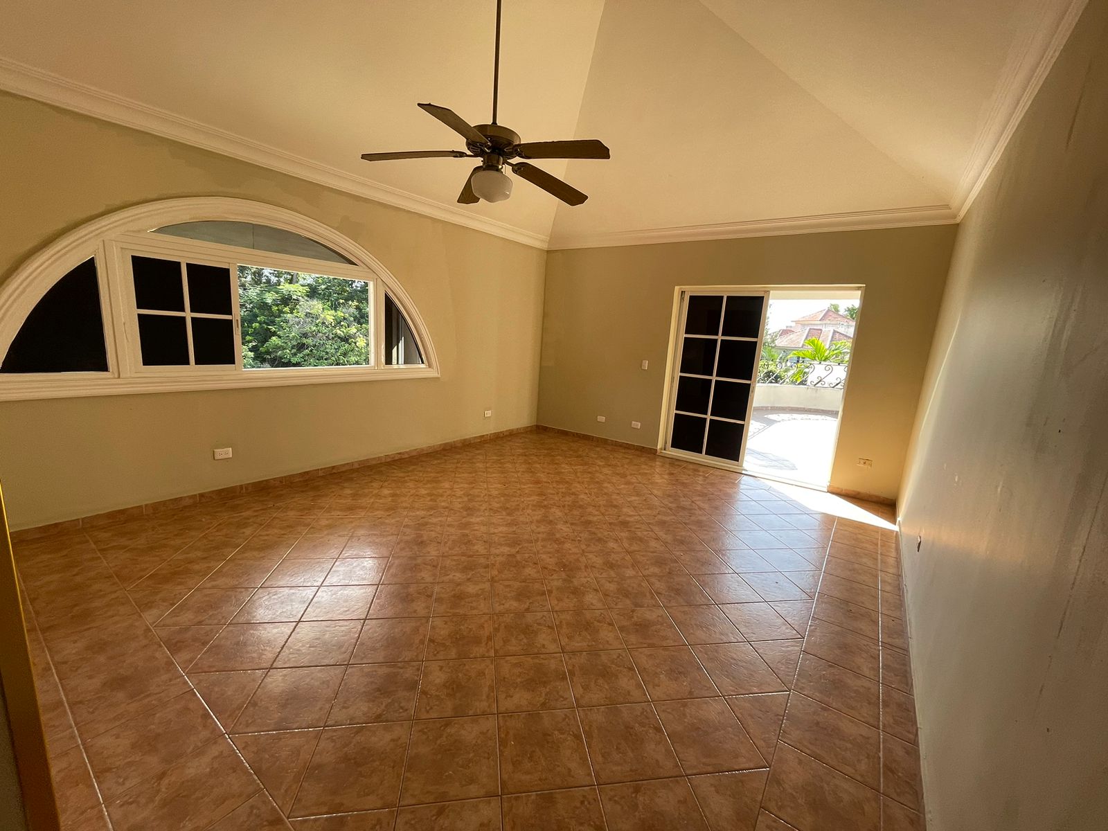 casas - VENDO Hermosa Mansión De 3 Niveles En Los Rios 8