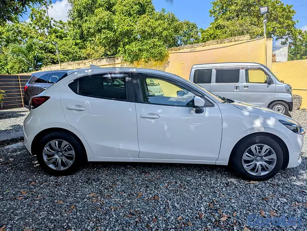 carros - Mazda Demio 2020 5