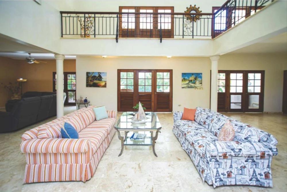 casas vacacionales y villas - Villa con Piscina y Amplio Terreno a Minutos de la Playa entre Sosúa y Cabarete 8