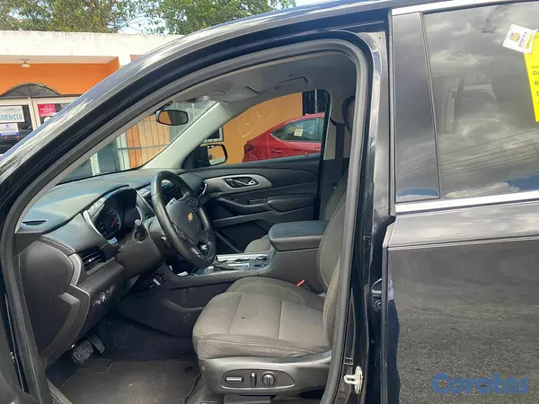 jeepetas y camionetas - CHEVROLET TRAVERSE LT 2020 7
