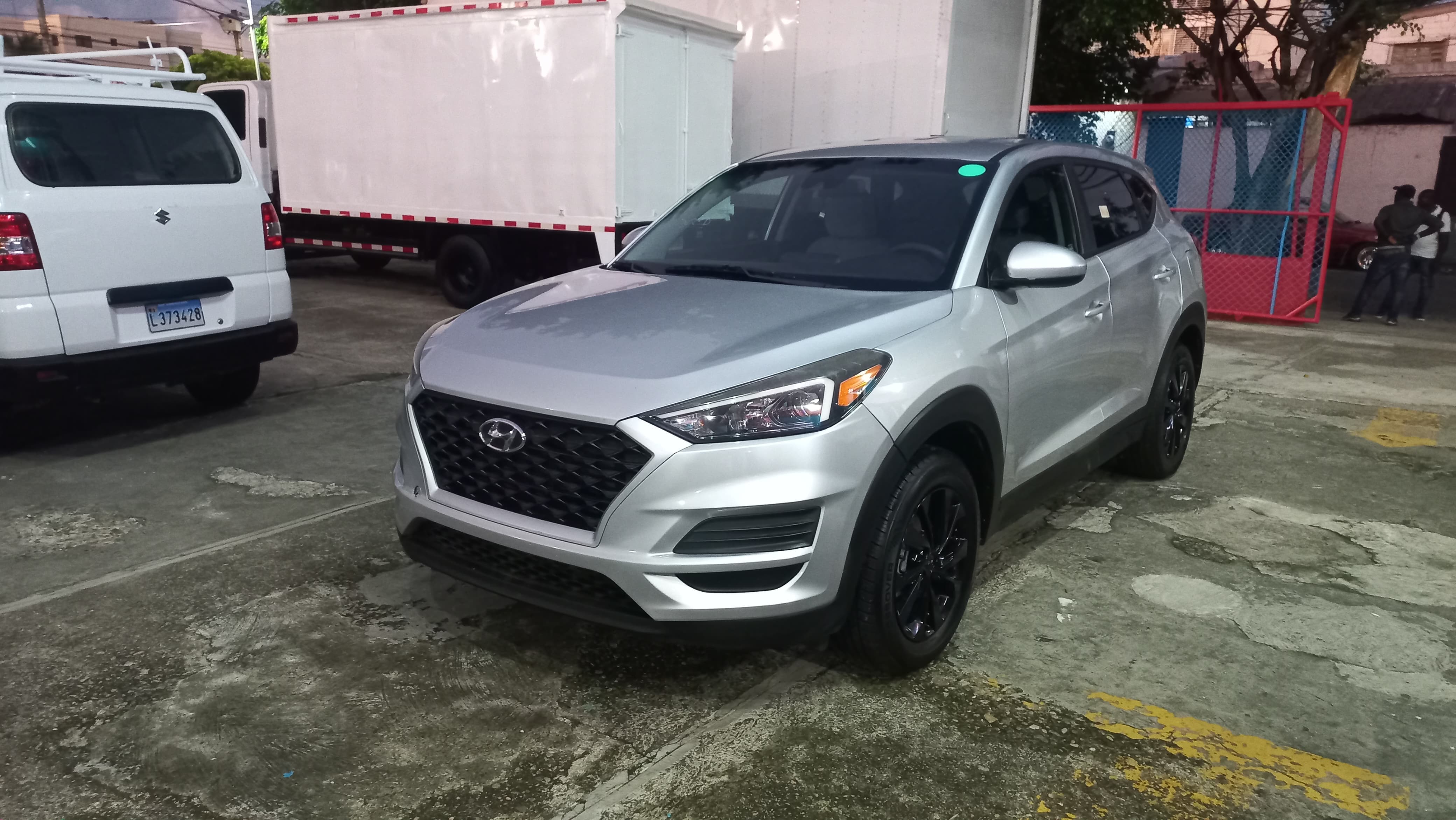 jeepetas y camionetas - Hyundai Tucson SE 2020 BARATA 0