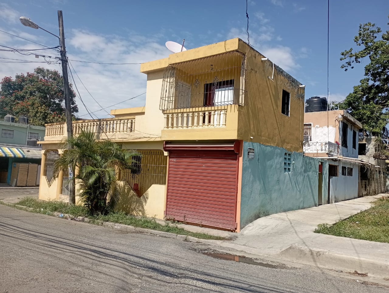 casas - Vendo casa con local comercial y apartamentos en la zona oriental  1