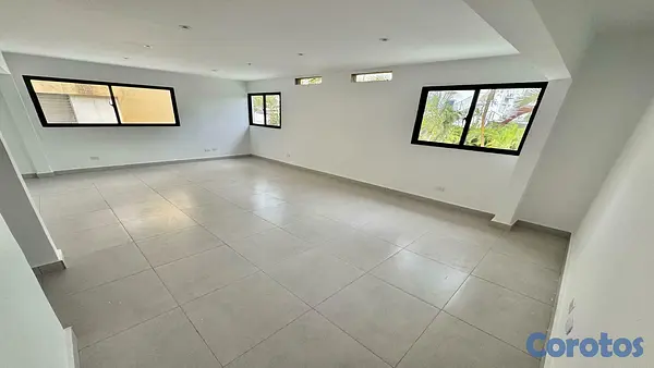oficinas y locales comerciales - Local Comercial Nuevo en La Julia 9