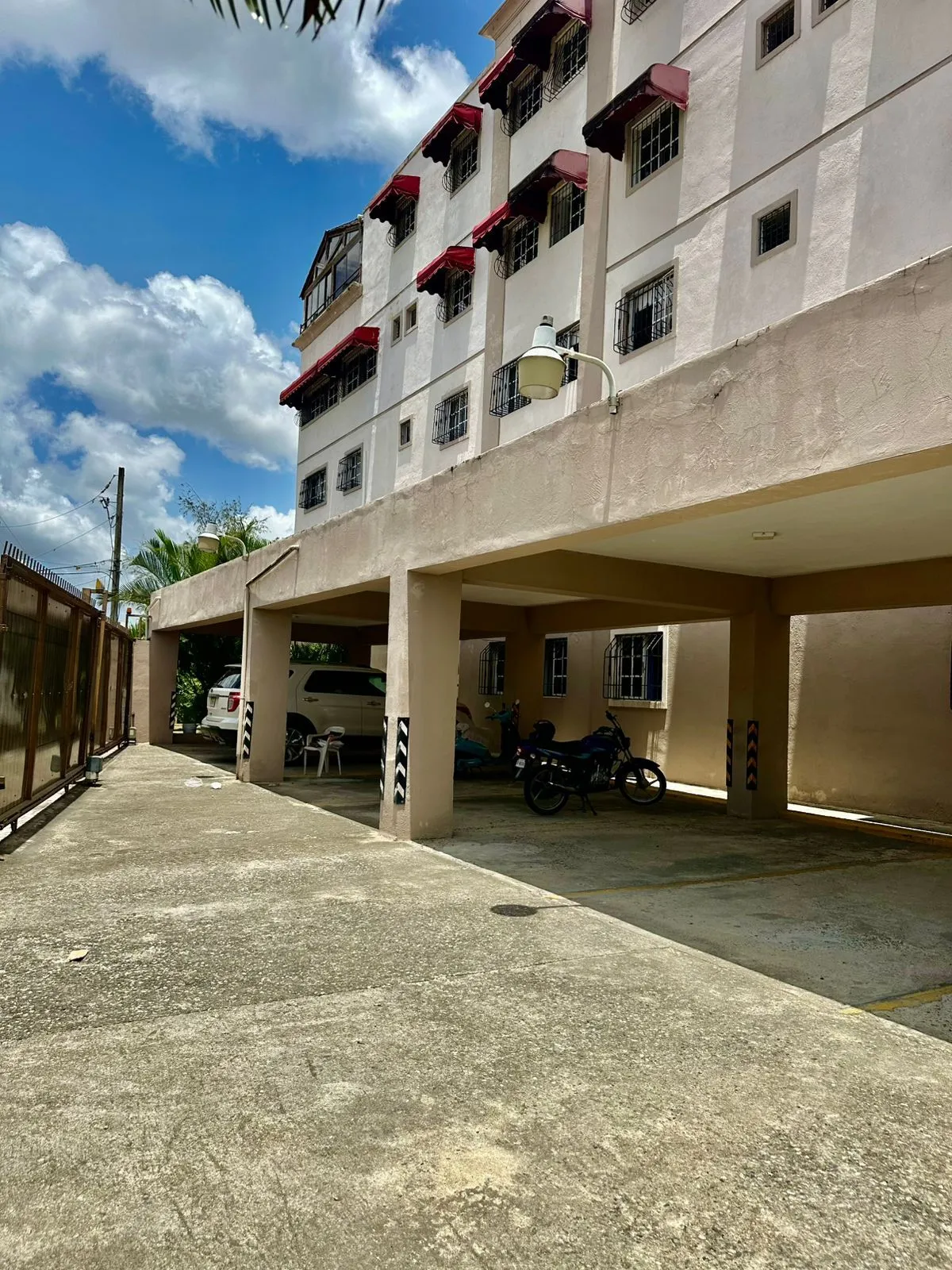 apartamentos - 🔵Apartamento 2do piso en arroyo hondo ll 3