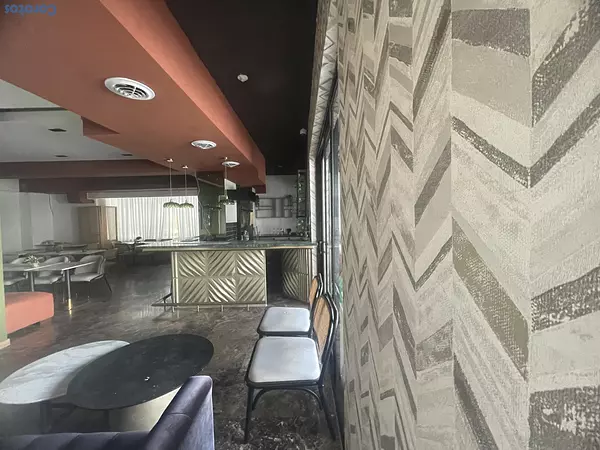 oficinas y locales comerciales - Alquiler local con terraza  9