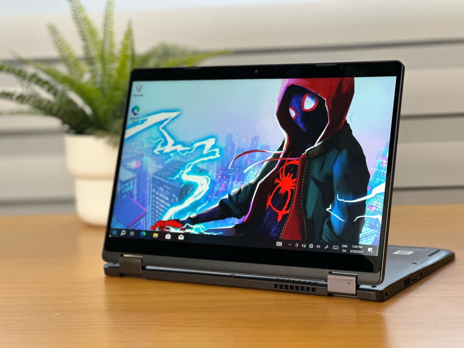 computadoras y laptops - Laptop Dell 2 en 1 5300 Touch i5 / 16GB / 250 SSD