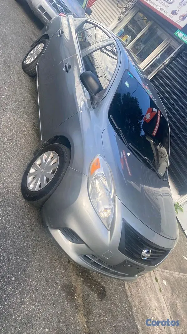 carros - Nissan versa 2014 4