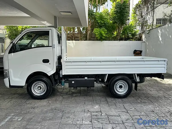 jeepetas y camionetas - Isuzu Traviz 2026 5
