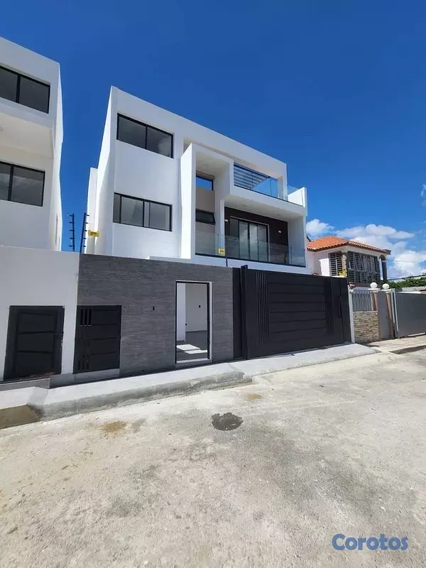 casas - Venta de casa con piscina en San Isidro 13