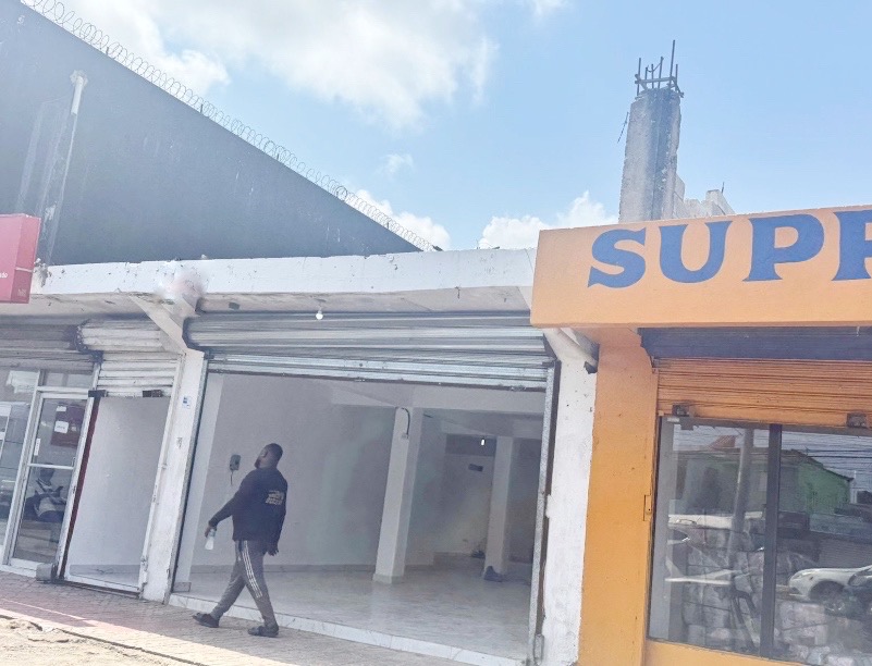 oficinas y locales comerciales - se alquila  2