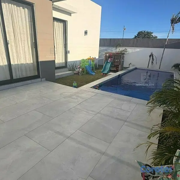 casas - Se Vende Nueva y Moderna Casa con Piscina ubc en R 1