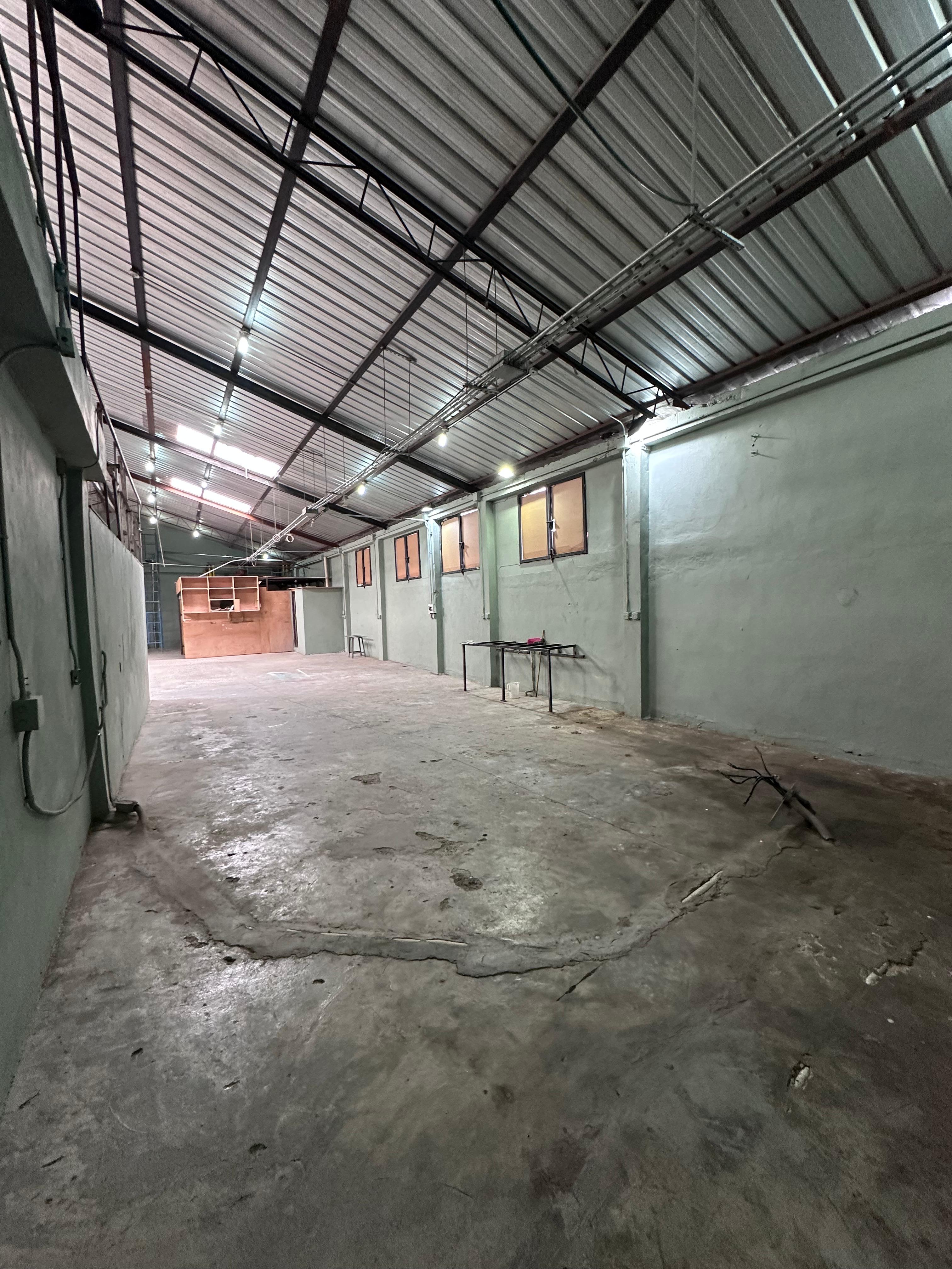 oficinas y locales comerciales - Nave comercial en alquiler en San Carlos  9