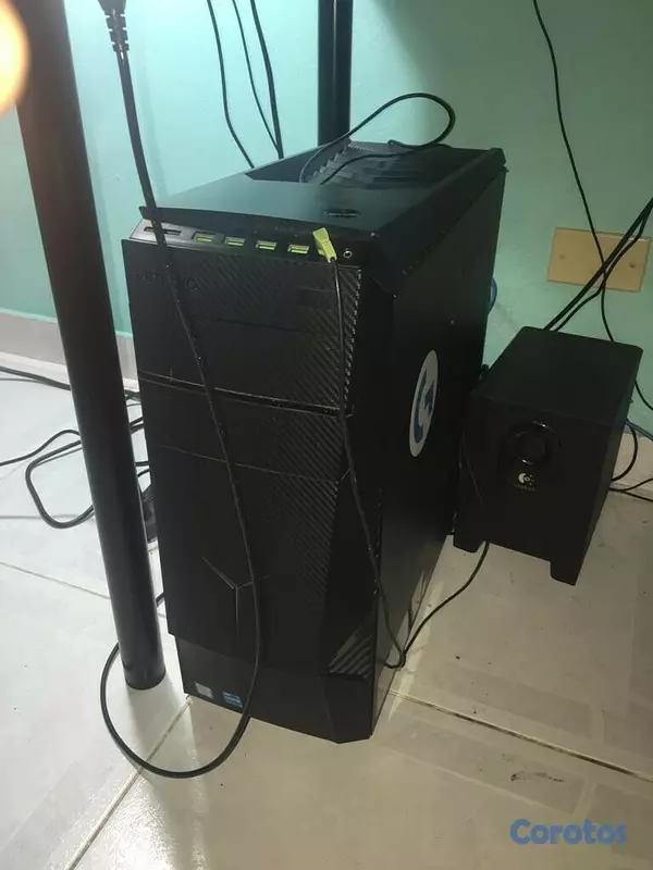 computadoras y laptops - PC Gaming Desktop con poco uso! 3