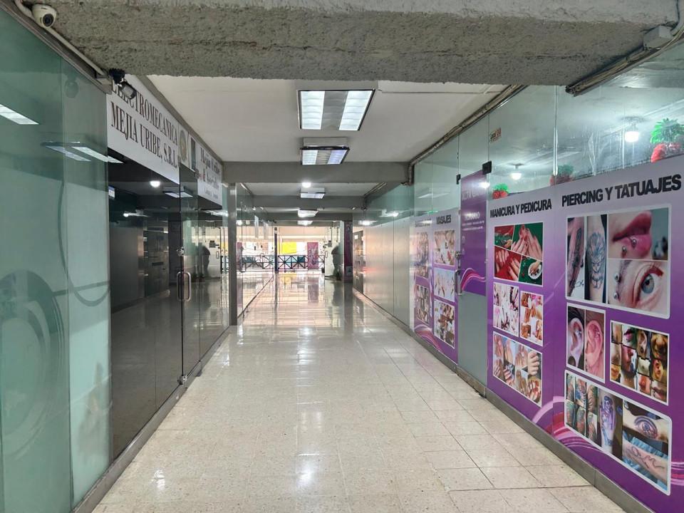 oficinas y locales comerciales - Edificio en ZONA COLONIAL 10