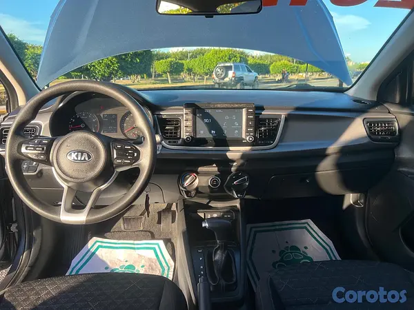 carros - Kia Rio 2019 7