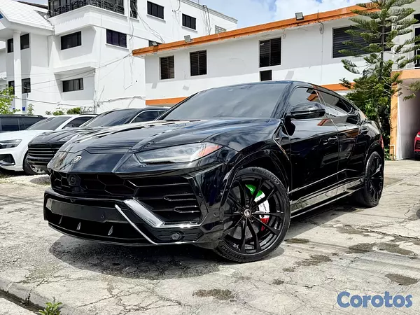 jeepetas y camionetas - Lamborghini Urus año 2019  3