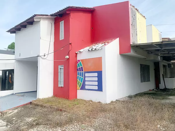 casas - Propiedad comercial en las praderas  2