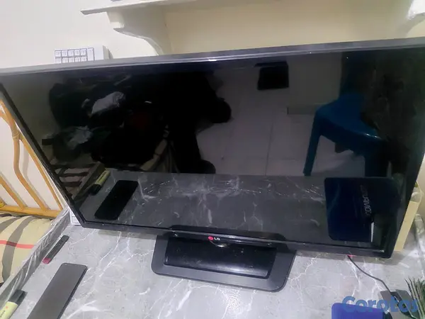 electrodomesticos - Televisor LG con su control remoto.  2