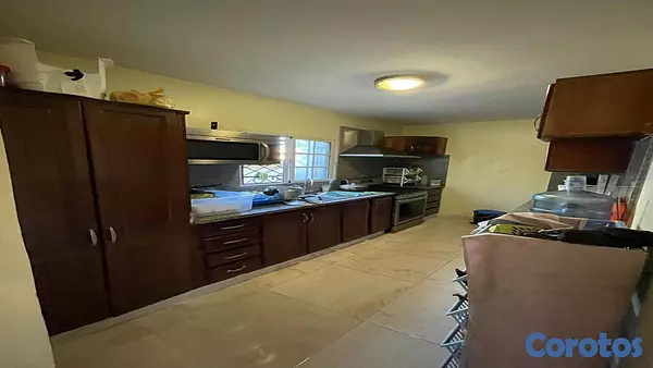 casas - Venta de hermosa con 1000mt  de solar en Zona Oriental 10