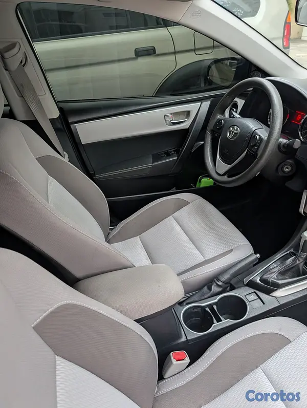 carros - 2018 Toyota Corolla LE 14