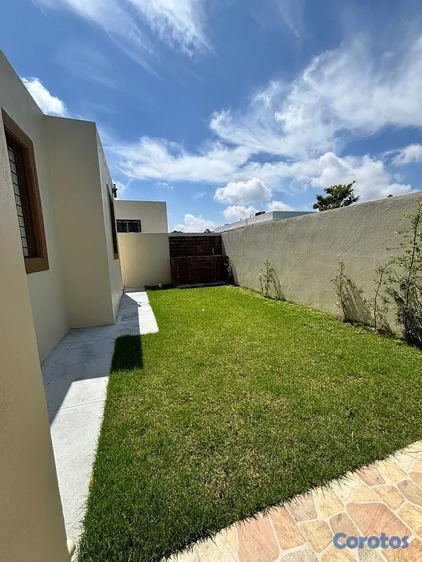 casas - Casa con Patio en Proyecto Cerrado, Gurabo 11