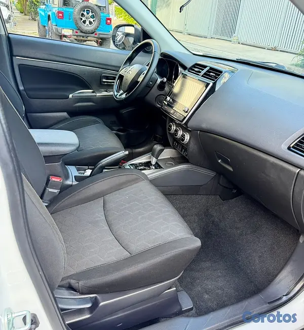 jeepetas y camionetas - Mitsubishi Outlander SE 2020 7