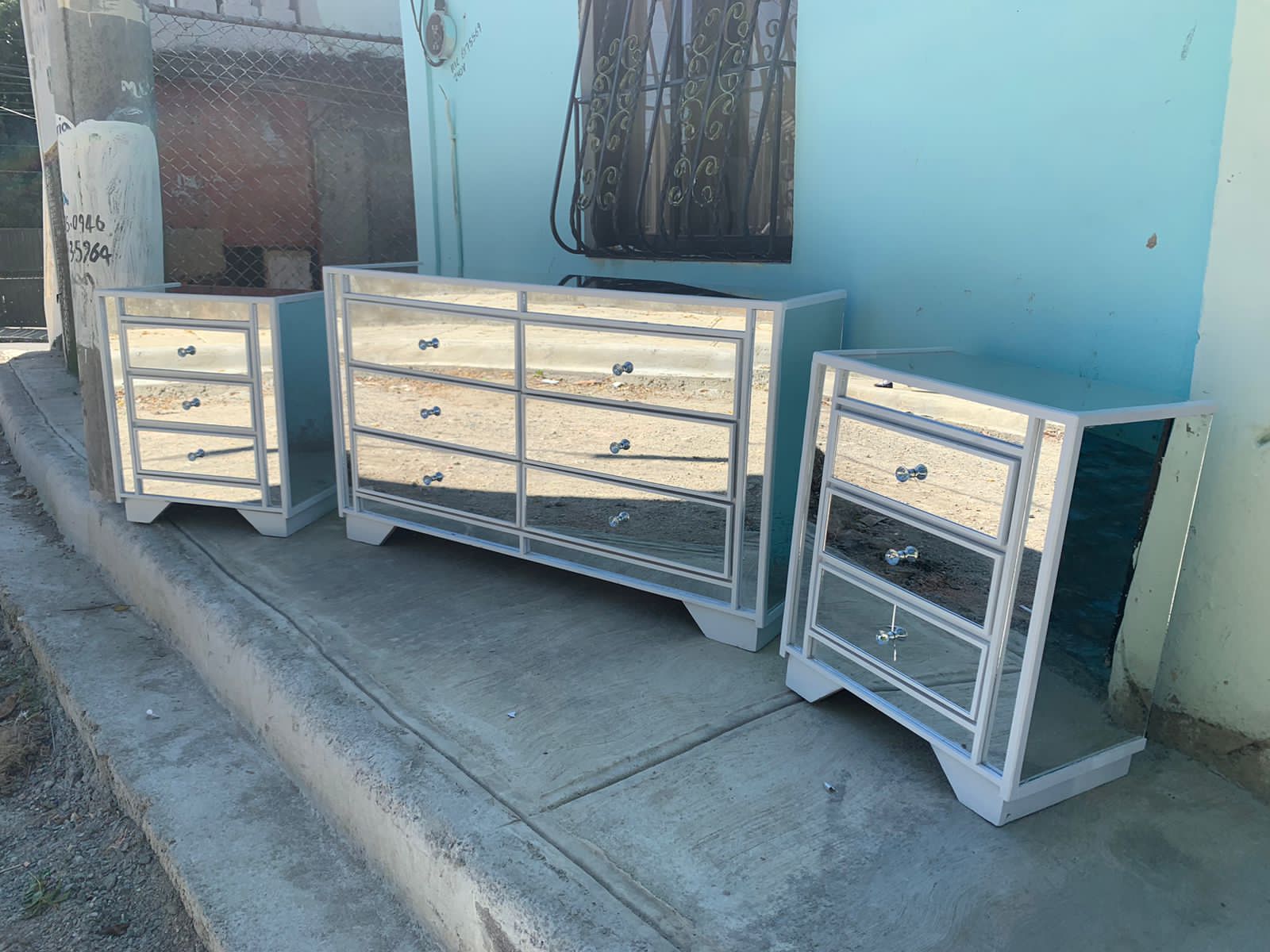 muebles y colchones - Juego de gavetero plateado  0