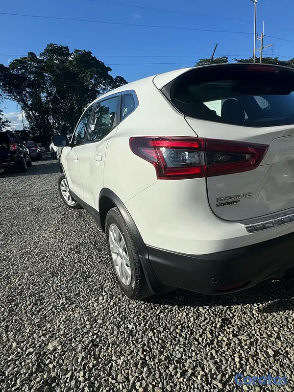 jeepetas y camionetas - NISSAN ROGUE SV 2020
 3