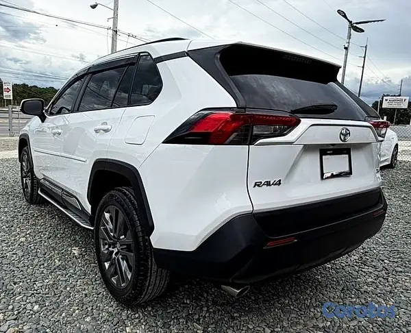 jeepetas y camionetas - Toyota RAV4 XLE Premium 2023 4