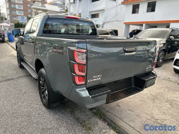 jeepetas y camionetas - Isuzu D-Max 2027  4
