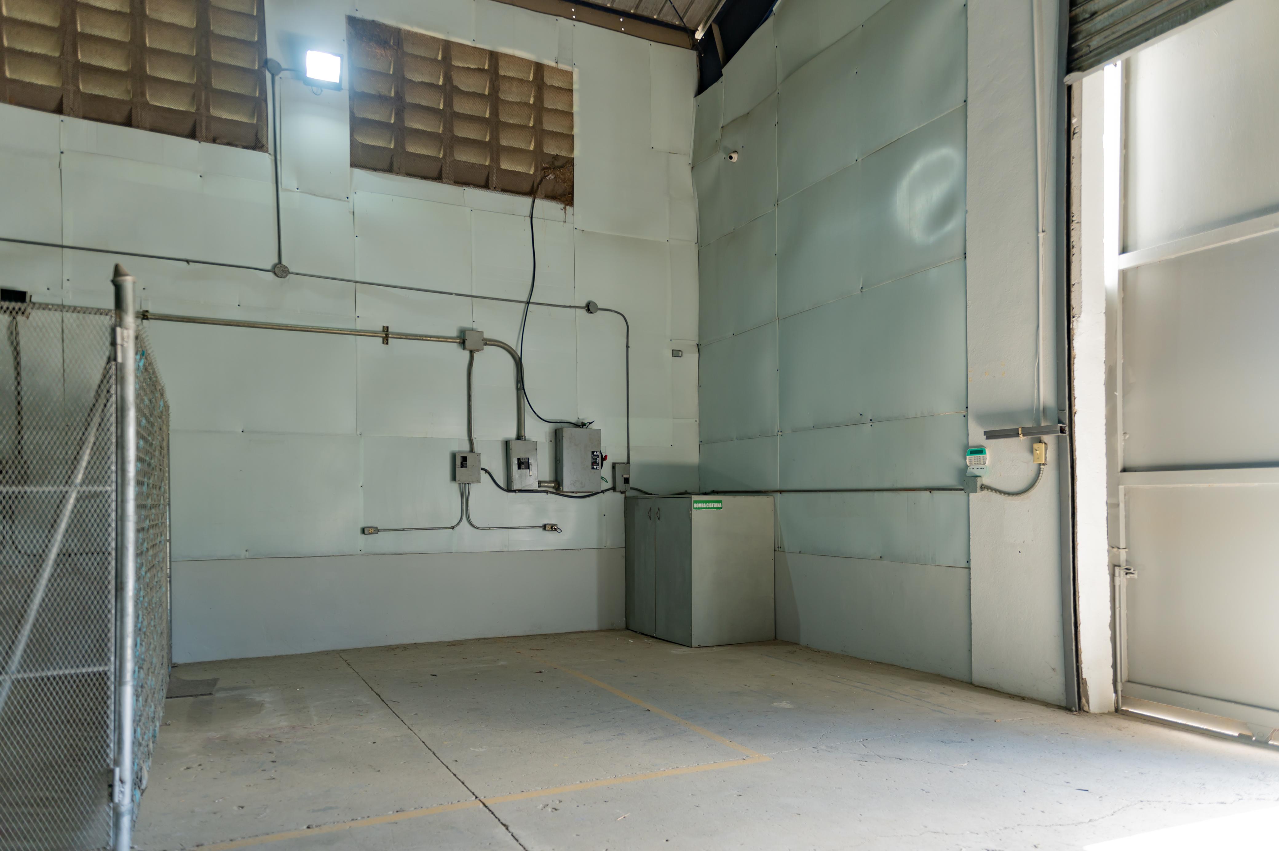 oficinas y locales comerciales - Nave Industrial Autopista Duarte km13 6