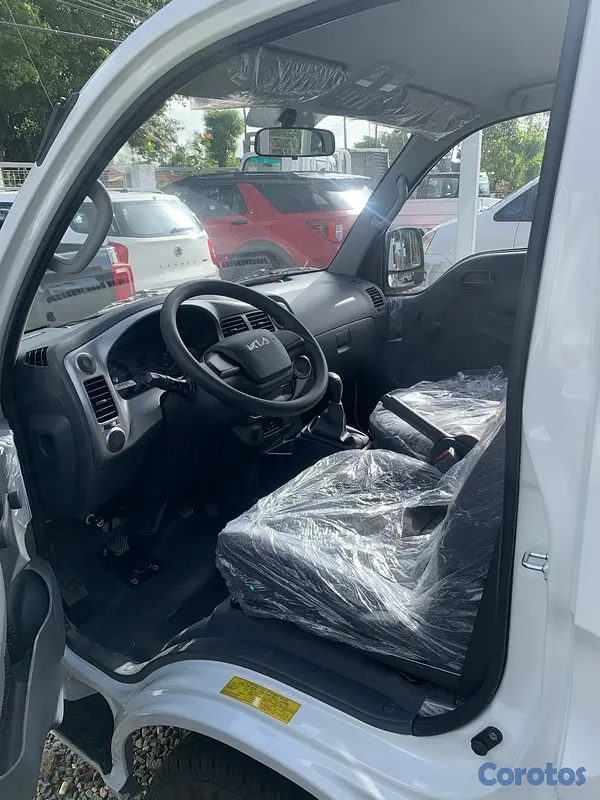 otros vehiculos - KIA K2700  7