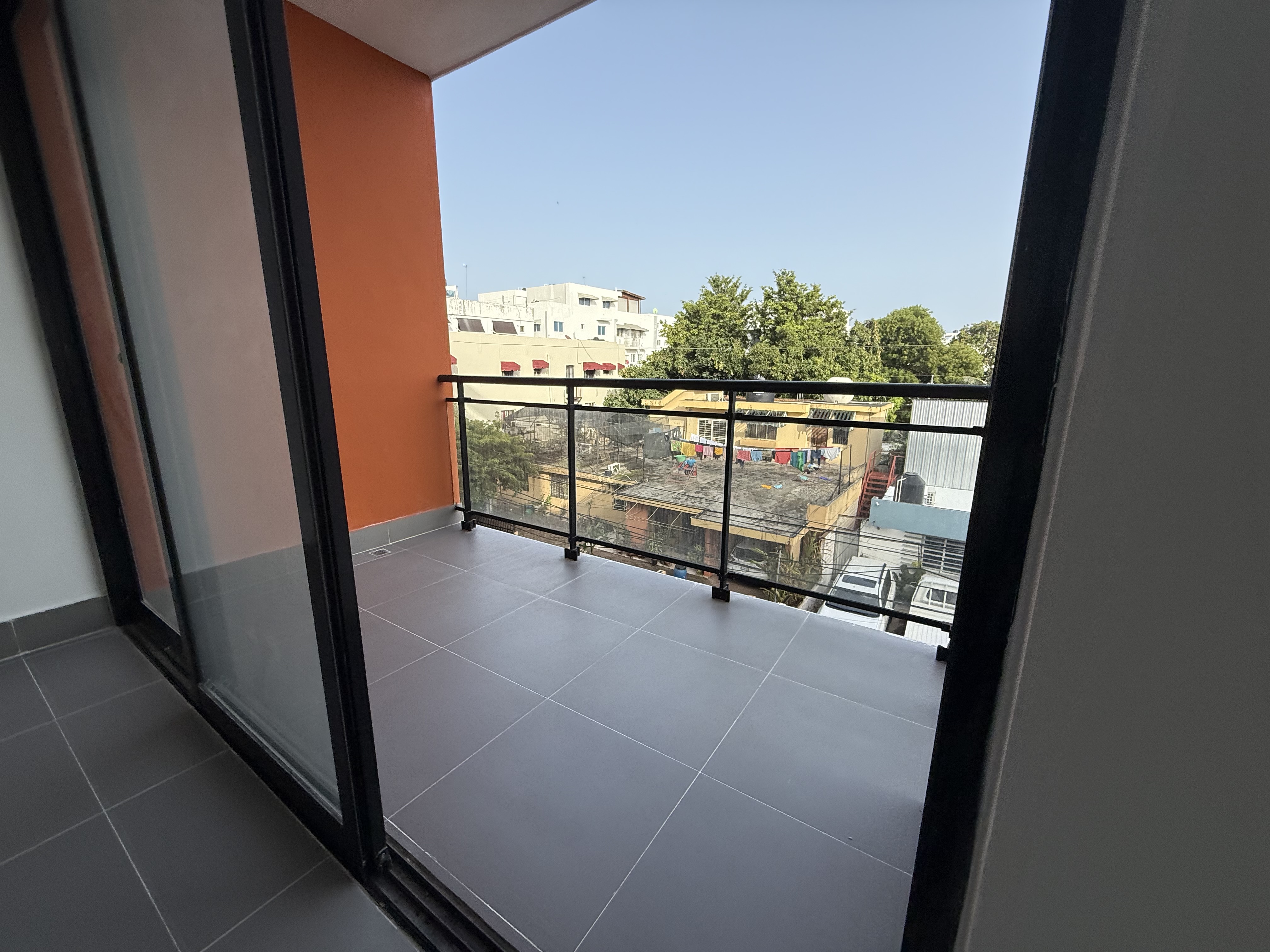 apartamentos - Jardines del sur nuevo tres hab con baño dos parqu 6