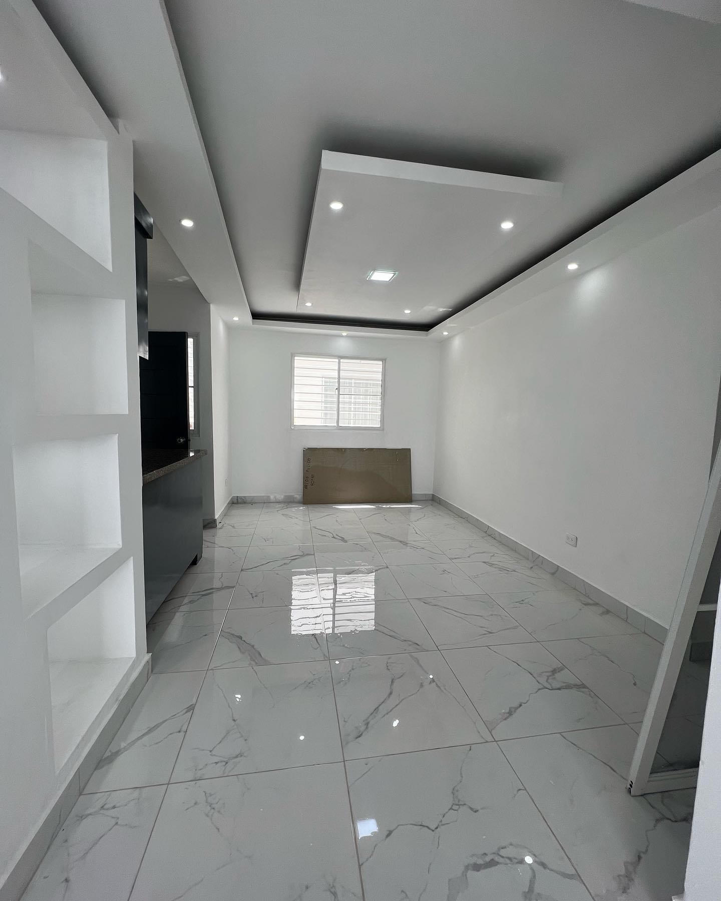 apartamentos - Vendo en residencial palma real primer nivel 4