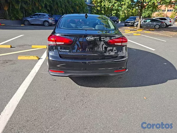 carros - KIA FORTE 2018 - Único dueño - Seguro Full Pago 10