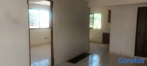 oficinas y locales comerciales - 🏢 VENTA DE EDIFICACIÓN – OPORTUNIDAD 🏢 💰 Precio negociable 2 Locales y 2 Apts 7