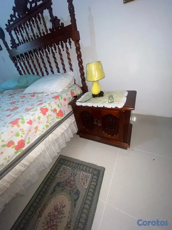 muebles y colchones - juego sé habitación     Una pieza artesanal nacida de la caoba centenaria. 3