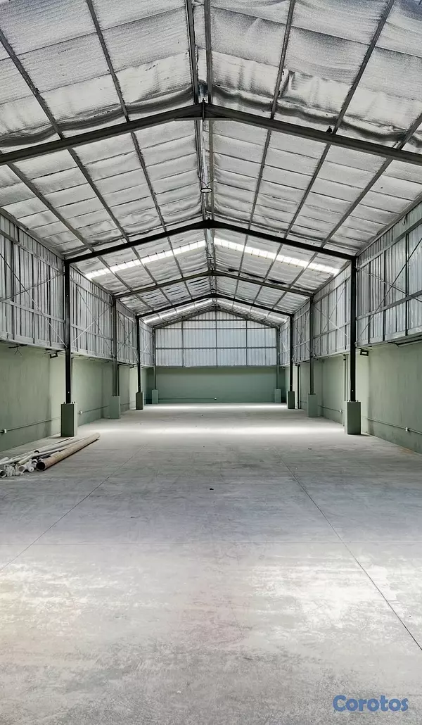 oficinas y locales comerciales - Alquiler nave en ensanche la fe  2