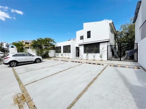 oficinas y locales comerciales - Local julieta 560m 6300 Us 5