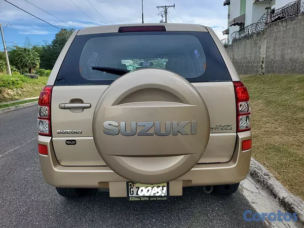 jeepetas y camionetas - Suzuki Grand vitara 2011 Excelentes condiciones 10